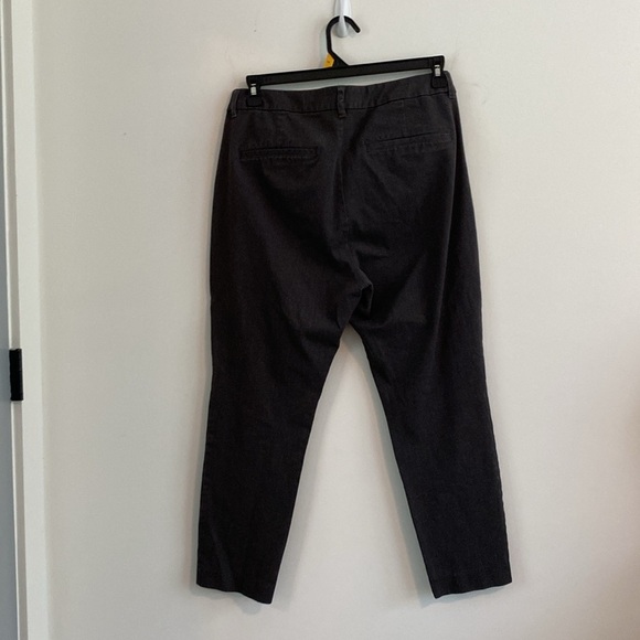 Old Navy Women's Charcoal Ankle Jeans - Picture 5 of 5
